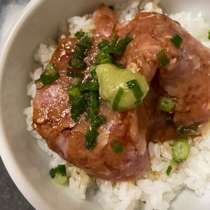 ネギトロ丼にかけました。
とっても美味^ ^